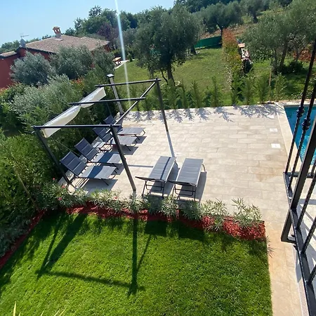 Tt Villa *